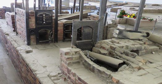 Ruínas dos fornos crematórios de Sachsenhausen