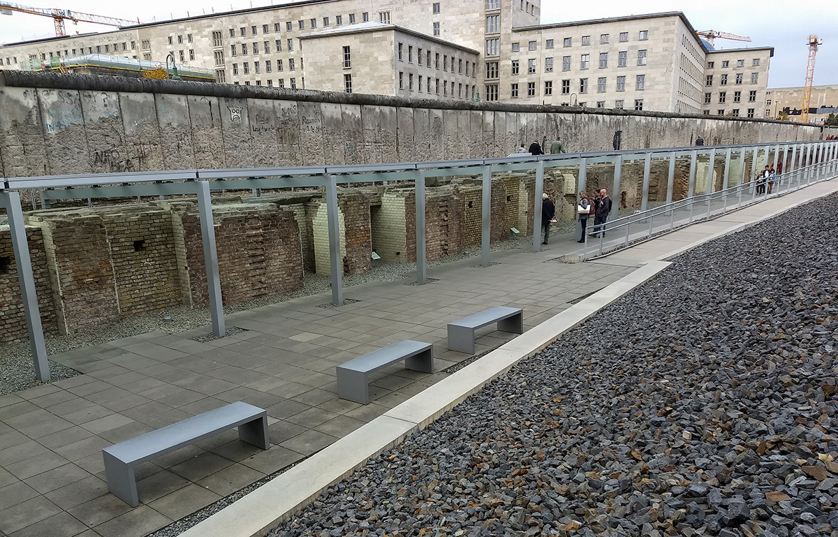 Muro de Berlim na Topografia do Terror